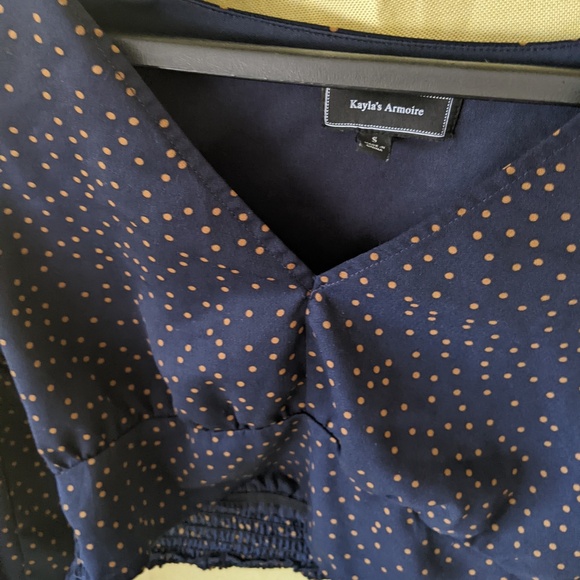 Crop Blouse - Picture 2 of 2